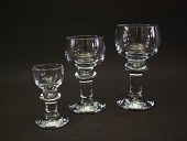 Jægerglas fra Holmegaard
De nævnte størrelser er på lager
Priser
Ølglas H 16cm kr. 150,-
Rødvin H 16,4cm kr. 175,-
Hvidvin H 14,4cm kr. 150,-
Portvin H 11,7cm kr. 70,-
Fin stand
emne nr:
101014 Jægerglas fra Holmegaard
De nævnte størrelser er på lager
Priser
Ølglas H 16cm kr. 150,-
Rødvin H 16,4cm kr. 175,-
Hvidvin H 14,4cm kr. 150,-
Portvin H 11,7cm kr. 70,-
Fin stand
emne nr:
101014