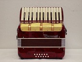 Ældre harmonika med tilhørende kuffert
Fin funktionsdygtig stand
emne nr:
123203 Ældre harmonika med tilhørende kuffert
Fin funktionsdygtig stand
emne nr:
123203