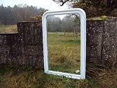 Gammel fransk kaminspejl i hvidmalet træramme - nyere spejlglas og senere opmaling
Højde 110 cm - bredde 74 cm
emne nr:
139451 Gammel fransk kaminspejl i hvidmalet træramme - nyere spejlglas og senere opmaling
Højde 110 cm - bredde 74 cm
emne nr:
139451