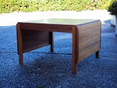 Børge Mogensen (1914-1972)
Sofabord m/2 klapper - model 5362
fremstillet af oliebehandlet nøddetræ
Bredde 80 cm
Længde 84/160 cm
Højde 55 cm
Producent: Fredericia Stolefabrik
Fin stand
Bordet kan beses efter aftale
emne nr:
158947 Børge Mogensen (1914-1972)
Sofabord m/2 klapper - model 5362
fremstillet af oliebehandlet nøddetræ
Bredde 80 cm
Længde 84/160 cm
Højde 55 cm
Producent: Fredericia Stolefabrik
Fin stand
Bordet kan beses efter aftale
emne nr:
158947