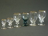 Gisselfeld glas tegnet af Jacob E. Bang - fremstillet i tiden 1933 til ca. 1970 - Holmegaard glasværk
Rødvin kr. 75,- pr. stk.
Portvin kr. 30,- pr. stk.
Likør, små h 7,5 cm kr. 20,- pr. stk.
Likør, stor h 8 cm kr. 20,- pr. stk.
Snaps kr. 30,- pr. stk.
Ring eller mail for oplysning om lagerbeholdning
Priser fra kr. 50,-
emne nr:
17218 Gisselfeld glas tegnet af Jacob E. Bang - fremstillet i tiden 1933 til ca. 1970 - Holmegaard glasværk
Rødvin kr. 75,- pr. stk.
Portvin kr. 30,- pr. stk.
Likør, små h 7,5 cm kr. 20,- pr. stk.
Likør, stor h 8 cm kr. 20,- pr. stk.
Snaps kr. 30,- pr. stk.
Ring eller mail for oplysning om lagerbeholdning
Priser fra kr. 50,-
emne nr:
17218