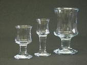 Skibsglas tegnet af Per Lütken i 1971 - Holmegaard glasværk
Priser
Rødvinsglas kr. 120,-
Hvidvinsglas kr. 100,-
Ølglas kr. 100,-
De nævnte glas er på lager.
emne nr:
17225 Skibsglas tegnet af Per Lütken i 1971 - Holmegaard glasværk
Priser
Rødvinsglas kr. 120,-
Hvidvinsglas kr. 100,-
Ølglas kr. 100,-
De nævnte glas er på lager.
emne nr:
17225