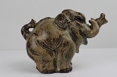 Knud Kyhn og Royal Copenhagen
Mamut eller glad elefant af stentøj med brun sung glasur
Model nr. 20138
Sign. KK for Knud Kyhn
Højde 17 cm
Længde 24 cm
Fin fejlfri 1 sortering
emne nr:
205573 Knud Kyhn og Royal Copenhagen
Mamut eller glad elefant af stentøj med brun sung glasur
Model nr. 20138
Sign. KK for Knud Kyhn
Højde 17 cm
Længde 24 cm
Fin fejlfri 1 sortering
emne nr:
205573
