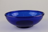 Gammel mælkefad af mørkblåt glas med ombukket kant og kuglet bund
Antagelig Holmegaard 1900 århundrede
Diameter ca 16 cm - højde ca 5,5 cm
Fin gammel stand uden skår
emne nr:
211941 Gammel mælkefad af mørkblåt glas med ombukket kant og kuglet bund
Antagelig Holmegaard 1900 århundrede
Diameter ca 16 cm - højde ca 5,5 cm
Fin gammel stand uden skår
emne nr:
211941
