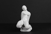 Kai Nielsen og Herman A. Kähler
"Prinsessen på ærten"
fremstillet af keramik med askegrå glasur
Sign: HAK for Herman A. Kähler
Højde 18 cm
Fin stand uden skår eller revner
emne nr:
215818 Kai Nielsen og Herman A. Kähler
"Prinsessen på ærten"
fremstillet af keramik med askegrå glasur
Sign: HAK for Herman A. Kähler
Højde 18 cm
Fin stand uden skår eller revner
emne nr:
215818