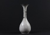 Herman A Kähler - Næstved
Høj keramikvase med sort og hvid glasur
formgjort af Svend Hammershøj
Sign HAK og Denmark
Højde 32 cm
Diameter 13 cm
Fin stand uden skår, revner eller reparationer
emne nr:
223158 Herman A Kähler - Næstved
Høj keramikvase med sort og hvid glasur
formgjort af Svend Hammershøj
Sign HAK og Denmark
Højde 32 cm
Diameter 13 cm
Fin stand uden skår, revner eller reparationer
emne nr:
223158
