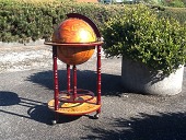 Nyt barskab udformet som globus med låg og underhylde til flasker
Indeni indrette til flasker og glas
Højde 90 cm - diameter 47 cm
Prisen er incl levering - saml selv - eller afhentet i samlet stand
emne nr:
240300 Nyt barskab udformet som globus med låg og underhylde til flasker
Indeni indrette til flasker og glas
Højde 90 cm - diameter 47 cm
Prisen er incl levering - saml selv - eller afhentet i samlet stand
emne nr:
240300