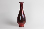 H. A. Kähler - Næstved
Herman H. C. Kahler tilskrevet slank vase
dekoreret med okseblods lustre glasur
Højde 30 cm
Sign: HAK for Herman A. Kähler
Fin stand med mini chips på kraven
- se foto
emne nr:
241857 H. A. Kähler - Næstved
Herman H. C. Kahler tilskrevet slank vase
dekoreret med okseblods lustre glasur
Højde 30 cm
Sign: HAK for Herman A. Kähler
Fin stand med mini chips på kraven
- se foto
emne nr:
241857