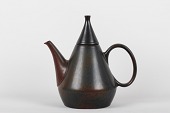 Carl Harry Stålhane
Sjælden thekande med kegleformet låg og hank
dekoreret med mørk rødbrun glasur
Sign monogram CHS for Carl Harry Stålhane
+ BC
Rörstrand Sweden
Højde 22 cm
Bredde incl hank 21 cm
Fin stand uden skår eller revner
emne nr:
246722 Carl Harry Stålhane
Sjælden thekande med kegleformet låg og hank
dekoreret med mørk rødbrun glasur
Sign monogram CHS for Carl Harry Stålhane
+ BC
Rörstrand Sweden
Højde 22 cm
Bredde incl hank 21 cm
Fin stand uden skår eller revner
emne nr:
246722