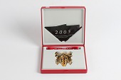 Georg Jensen juleuro 2005 af Regitze Overgaard
Fremstillet af 24 karat guld belagt messing
Fin stand med tilhørende original rød emballage og bånd
emne nr:
256443 Georg Jensen juleuro 2005 af Regitze Overgaard
Fremstillet af 24 karat guld belagt messing
Fin stand med tilhørende original rød emballage og bånd
emne nr:
256443