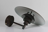Poul Henningsen (1894-1967)
Udendørs væglampe
fremstillet af patineret kobber
Diameter 50 cm
Producent: Louis Poulsen
Pæn patineret stand
emne nr:
261417 Poul Henningsen (1894-1967)
Udendørs væglampe
fremstillet af patineret kobber
Diameter 50 cm
Producent: Louis Poulsen
Pæn patineret stand
emne nr:
261417