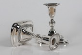 Par danske lysesteger fremstillet af sterling sølv hos Svend Toxværd
Højde 14 cm
Fin stand efter alm. brug
emne nr:
264642 Par danske lysesteger fremstillet af sterling sølv hos Svend Toxværd
Højde 14 cm
Fin stand efter alm. brug
emne nr:
264642