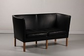 Børge Mogensen (1914-1972)
Læder sofa 2214 m/ben af ubehandlet egetræ
Original betrukket med sort læder
Producent: Fredericia Furniture
Længde 152 cm
Højde 80 cm
Dybde 76 cm
Fin stand efter alm. brug
Sofaen kan beses efter aftale
emne nr:
267371 Børge Mogensen (1914-1972)
Læder sofa 2214 m/ben af ubehandlet egetræ
Original betrukket med sort læder
Producent: Fredericia Furniture
Længde 152 cm
Højde 80 cm
Dybde 76 cm
Fin stand efter alm. brug
Sofaen kan beses efter aftale
emne nr:
267371