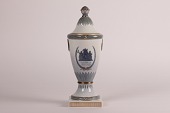 Royal Copenhagen porcelæn
Høj lågkrukke/ bojan med slotsmotiv og våbenskjold
Med stempel fra perioden 1894-1923
Højde 34 cm
1. sortering
emne nr:
273002 Royal Copenhagen porcelæn
Høj lågkrukke/ bojan med slotsmotiv og våbenskjold
Med stempel fra perioden 1894-1923
Højde 34 cm
1. sortering
emne nr:
273002