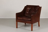 Børge Mogensen (1914-1972)
Lænestol 2207
Betrukket med mørk cognacfarvet
ægte læder med patina
Producent: Fredericia Stolefabrik
Højde 72 cm
Bredde 71 cm
Dybde 77 cm
Fin stand med god og smuk patina
- se billede af lille rep. i læderet
Stolen kan beses efter aftale
emne nr:
289814 Børge Mogensen (1914-1972)
Lænestol 2207
Betrukket med mørk cognacfarvet
ægte læder med patina
Producent: Fredericia Stolefabrik
Højde 72 cm
Bredde 71 cm
Dybde 77 cm
Fin stand med god og smuk patina
- se billede af lille rep. i læderet
Stolen kan beses efter aftale
emne nr:
289814