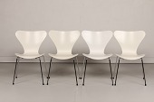 Arne Jacobsen (1902-1971)
Originale 7'er stole model 3107
hvide fuldlakerede
Højde 77/44 cm
Bredde 46 cm
Dybde 50 cm
Producent: Fritz Hansen A/S
Fin stand efter alm. brug
Stolene kan beses efter aftale
emne nr:
289857 Arne Jacobsen (1902-1971)
Originale 7'er stole model 3107
hvide fuldlakerede
Højde 77/44 cm
Bredde 46 cm
Dybde 50 cm
Producent: Fritz Hansen A/S
Fin stand efter alm. brug
Stolene kan beses efter aftale
emne nr:
289857