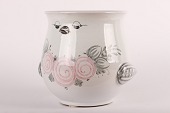 Bjørn Wiinblad
Stor urtepotte nr. V69
med grøn og grå floral dekoration
Dette eksemplar er fra 1982 - Danmark
Højde 22 cm
Bredde 20 cm
Fin stand uden skår eller revner
emne nr:
299828 Bjørn Wiinblad
Stor urtepotte nr. V69
med grøn og grå floral dekoration
Dette eksemplar er fra 1982 - Danmark
Højde 22 cm
Bredde 20 cm
Fin stand uden skår eller revner
emne nr:
299828