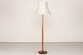 Danish Modern
Standerlampe med brugt skærm
Fremstillet af messing og fineret palisander
Dansk møbelproducent
Højde 158 cm
Fin stand
m/gammel bulet skærm
Lampen kan beses efter aftale
emne nr:
309956 Danish Modern
Standerlampe med brugt skærm
Fremstillet af messing og fineret palisander
Dansk møbelproducent
Højde 158 cm
Fin stand
m/gammel bulet skærm
Lampen kan beses efter aftale
emne nr:
309956