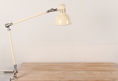 Bauhaus stil
Arkitektlampe til bord montering
fra ca år 1950
fremstillet af hvidlakeret metal
Fin stand med lidt patinering
- fuld funktionsdygtig
emne nr:
311681 Bauhaus stil
Arkitektlampe til bord montering
fra ca år 1950
fremstillet af hvidlakeret metal
Fin stand med lidt patinering
- fuld funktionsdygtig
emne nr:
311681