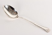 Stor HERREGAARD potageske fremstillet af ægte 3-tårnet sølv hos Cohr
Med stempel fra 1949
Længde 37 cm
Rigtig fin stand
emne nr:
314344 Stor HERREGAARD potageske fremstillet af ægte 3-tårnet sølv hos Cohr
Med stempel fra 1949
Længde 37 cm
Rigtig fin stand
emne nr:
314344