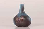 Gunnar Nylund (1904-1997)
Aflang vase med blålig og orangebrun
harepels glasur
Sign. GN + Sweden
+ model ASP
Højde 16 cm
Fin fejlfri 1. sortering
emne nr:
316052 Gunnar Nylund (1904-1997)
Aflang vase med blålig og orangebrun
harepels glasur
Sign. GN + Sweden
+ model ASP
Højde 16 cm
Fin fejlfri 1. sortering
emne nr:
316052
