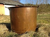Fin stor gammel kobber gruekedel
Fin stand Dog meget små huller og en dekorativ bule
Diameter 57 cm x Højde 48 cm
Pris: Kr. 1000,-
2 andre mindre kobbergrue kedler haves også
Diameter 38 cm og Højde 25 cm
Diameter 40 cm og Højde 28 cm
Se foto.
Disse 2 mindre sælges for kr. 500,- pr. stk.
emne nr:
327494 Fin stor gammel kobber gruekedel
Fin stand Dog meget små huller og en dekorativ bule
Diameter 57 cm x Højde 48 cm
Pris: Kr. 1000,-
2 andre mindre kobbergrue kedler haves også
Diameter 38 cm og Højde 25 cm
Diameter 40 cm og Højde 28 cm
Se foto.
Disse 2 mindre sælges for kr. 500,- pr. stk.
emne nr:
327494