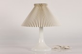 Poul Christiansen og Holmegaard Glasværk
Bordlampe model 363
fremstillet af mundblæst hvid opalglas
med original brugt Le Klint skærm
Fremstillet af Holmegaard Glasværk
Højde 54 cm
Diameter 46 cm
Fin funktionsdygtig stand
emne nr:
330027 Poul Christiansen og Holmegaard Glasværk
Bordlampe model 363
fremstillet af mundblæst hvid opalglas
med original brugt Le Klint skærm
Fremstillet af Holmegaard Glasværk
Højde 54 cm
Diameter 46 cm
Fin funktionsdygtig stand
emne nr:
330027