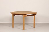 Kurt Østervig
Cirkulært spisebord m/1 tillægsplade
fremstillet af massiv sæbebehandlet egetræ
-tillægsplade af finer
Producent: KP Møbler
Diameter 120 cm
Længde incl tillægsplade 170 cm
Højde 72 cm
Fin stand
Bordet kan beses efter aftale
emne nr:
337583 Kurt Østervig
Cirkulært spisebord m/1 tillægsplade
fremstillet af massiv sæbebehandlet egetræ
-tillægsplade af finer
Producent: KP Møbler
Diameter 120 cm
Længde incl tillægsplade 170 cm
Højde 72 cm
Fin stand
Bordet kan beses efter aftale
emne nr:
337583