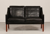 Børge Mogensen (1914-1972)
Sofa 2208 m/ben af mahogni
betrukket med sort originalt læder
med smuk patina
Producent: Fredericia Stolefabrik
Længde 127 cm
Dybde 80 cm
Højde 77 cm
Sofaen kan beses efter aftale
Fin stand med smuk patina
emne nr:
339305 Børge Mogensen (1914-1972)
Sofa 2208 m/ben af mahogni
betrukket med sort originalt læder
med smuk patina
Producent: Fredericia Stolefabrik
Længde 127 cm
Dybde 80 cm
Højde 77 cm
Sofaen kan beses efter aftale
Fin stand med smuk patina
emne nr:
339305