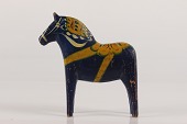 Fin lille gl. Dalarhest af udskåret og blåmalet træ med dekoration
Dalarna i Sverige ca år 1900
Højde 18 cm - længde 17 cm
Fin stand med god patina
emne nr:
339670 Fin lille gl. Dalarhest af udskåret og blåmalet træ med dekoration
Dalarna i Sverige ca år 1900
Højde 18 cm - længde 17 cm
Fin stand med god patina
emne nr:
339670