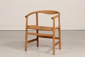 Hans J. Wegner (1914-2007)
Armstol model PP 201 af egetræ
med original fletsæde med patina
Højde 71 cm
Sædehøjde 44 cm
Bredde 58 cm
Dybde 49 cm
Fin stand med patina
efter almindelig brug
Stolen kan beses efter aftale
emne nr:
344315 Hans J. Wegner (1914-2007)
Armstol model PP 201 af egetræ
med original fletsæde med patina
Højde 71 cm
Sædehøjde 44 cm
Bredde 58 cm
Dybde 49 cm
Fin stand med patina
efter almindelig brug
Stolen kan beses efter aftale
emne nr:
344315