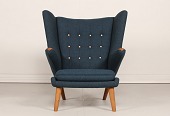 Hans J. Wegner (1914-2007)
Bamsestol AP 19 med ben og negle af egetræ
nybetrukket med tonica fra Kvadrat
og knapper med natur læder
som tager farve med tiden
Producent: AP Stolen
Højde 97 cm
Dybde 92 cm
Bredde 91 cm
Fin nybetrukket stand
Stolen kan beses efter aftale
Nypris ca kr. 121.000,-
Vores pris kr. 74.000,-
emne nr:
344381 Hans J. Wegner (1914-2007)
Bamsestol AP 19 med ben og negle af egetræ
nybetrukket med tonica fra Kvadrat
og knapper med natur læder
som tager farve med tiden
Producent: AP Stolen
Højde 97 cm
Dybde 92 cm
Bredde 91 cm
Fin nybetrukket stand
Stolen kan beses efter aftale
Nypris ca kr. 121.000,-
Vores pris kr. 74.000,-
emne nr:
344381