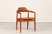 Dansk Møbeldesign
Skrivebordsstol af teak
Højde 76 cm
Sæde højde 45 cm
Bredde 58 cm
Dybde 50 cm
Dansk Møbelproducent
Pæn stand efter almindelig brug
med defekt betræk - se billeder
Stolen kan beses efter aftale
emne nr:
348319 Dansk Møbeldesign
Skrivebordsstol af teak
Højde 76 cm
Sæde højde 45 cm
Bredde 58 cm
Dybde 50 cm
Dansk Møbelproducent
Pæn stand efter almindelig brug
med defekt betræk - se billeder
Stolen kan beses efter aftale
emne nr:
348319