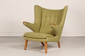 Hans J. Wegner (1914-2007)
Bamsestol AP 19
betrukket med lysegrønt uld
og negle + ben af massiv bøgetræ
Producent AP Stolen
Højde 99 cm
Sædehøjde 38 cm
Dybde 92 cm
Bredde 89 cm
Fin stand efter alm. brug
Stolen kan beses efter aftale
emne nr:
348913 Hans J. Wegner (1914-2007)
Bamsestol AP 19
betrukket med lysegrønt uld
og negle + ben af massiv bøgetræ
Producent AP Stolen
Højde 99 cm
Sædehøjde 38 cm
Dybde 92 cm
Bredde 89 cm
Fin stand efter alm. brug
Stolen kan beses efter aftale
emne nr:
348913