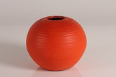 Herman A. Kähler
Kugleformet vase af keramik
med let rillet overflade dekoreret med orange glasur
Sign. HAK + Danmark
Højde 12 cm
Diameter 14 cm
Fin stand uden skår, revner eller reparationer
emne nr:
350272 Herman A. Kähler
Kugleformet vase af keramik
med let rillet overflade dekoreret med orange glasur
Sign. HAK + Danmark
Højde 12 cm
Diameter 14 cm
Fin stand uden skår, revner eller reparationer
emne nr:
350272