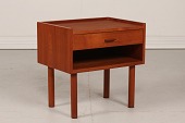 Hans J. Wegner (1914-2007)
Sengebord m/skuffe model Ry 430
Fremstillet af teaktræ
Længde 48 cm
Dybde 35 cm
Højde 48 cm
Producent: Ry Møbelfabrik
Sælges uden klargøring
Fin stand uden alvorlige skader
Sengebordet kan beses efter aftale
emne nr:
355966 Hans J. Wegner (1914-2007)
Sengebord m/skuffe model Ry 430
Fremstillet af teaktræ
Længde 48 cm
Dybde 35 cm
Højde 48 cm
Producent: Ry Møbelfabrik
Sælges uden klargøring
Fin stand uden alvorlige skader
Sengebordet kan beses efter aftale
emne nr:
355966