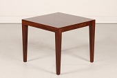 Severin Hansen Jr.
Sofabord af palisander
med lige tilspidsende ben
Producent : Haslev Møbelfabrik
Størrelse 55 x 55
Højde 48 cm
Pæn stand efter alm. brug
Bordet kan beses efter aftale
emne nr:
358941 Severin Hansen Jr.
Sofabord af palisander
med lige tilspidsende ben
Producent : Haslev Møbelfabrik
Størrelse 55 x 55
Højde 48 cm
Pæn stand efter alm. brug
Bordet kan beses efter aftale
emne nr:
358941