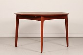 Svend Aage Madsen
Rundt spisebord med 2 knæk plader
fremstillet af teaktræ
Brændmærket: Sv. Åge Madsen + Made in Denmark
Diameter 114 cm
Længde med plader 174 cm
Højde 72 cm
Fin stand klar til brug
Bordet kan beses efter aftale
emne nr:
365940 Svend Aage Madsen
Rundt spisebord med 2 knæk plader
fremstillet af teaktræ
Brændmærket: Sv. Åge Madsen + Made in Denmark
Diameter 114 cm
Længde med plader 174 cm
Højde 72 cm
Fin stand klar til brug
Bordet kan beses efter aftale
emne nr:
365940