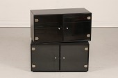 Peter J. Lassen
2 Montana reolsektioner med vitrineindretning
af sortlakeret materiale
incl. lister til vægophængning
Producent: Montana Møbler A/S
Højde 35,5 cm
Bredde 69,5 cm
Dybde 30 cm
Fin stand efter alm. brug
Prisen er pr. stk.
emne nr:
367082 Peter J. Lassen
2 Montana reolsektioner med vitrineindretning
af sortlakeret materiale
incl. lister til vægophængning
Producent: Montana Møbler A/S
Højde 35,5 cm
Bredde 69,5 cm
Dybde 30 cm
Fin stand efter alm. brug
Prisen er pr. stk.
emne nr:
367082