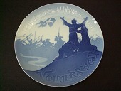 Bing & Grøndahl platte
"Volmerslaget - 15 juni 1219 - 1919" - Dannebrog falder ned
Diameter 25 cm
emne nr:
73917 Bing & Grøndahl platte
"Volmerslaget - 15 juni 1219 - 1919" - Dannebrog falder ned
Diameter 25 cm
emne nr:
73917