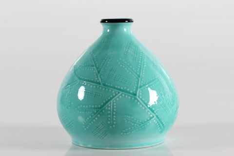 Bing & GrøndahlGrøn vase med kviste Model nr. 1228/438