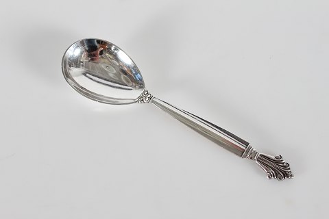 Georg Jensen
Acanthus cutlery
Large jam spoon
L 15,5 cm